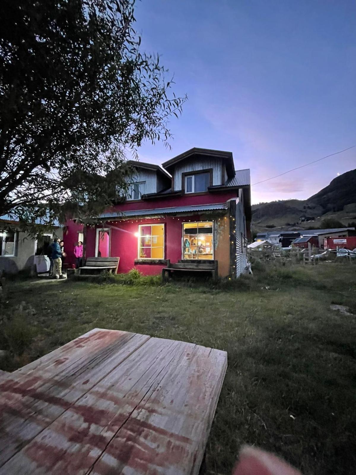 Hostel Las Cuatro Estaciones El Chaltén Exterior foto
