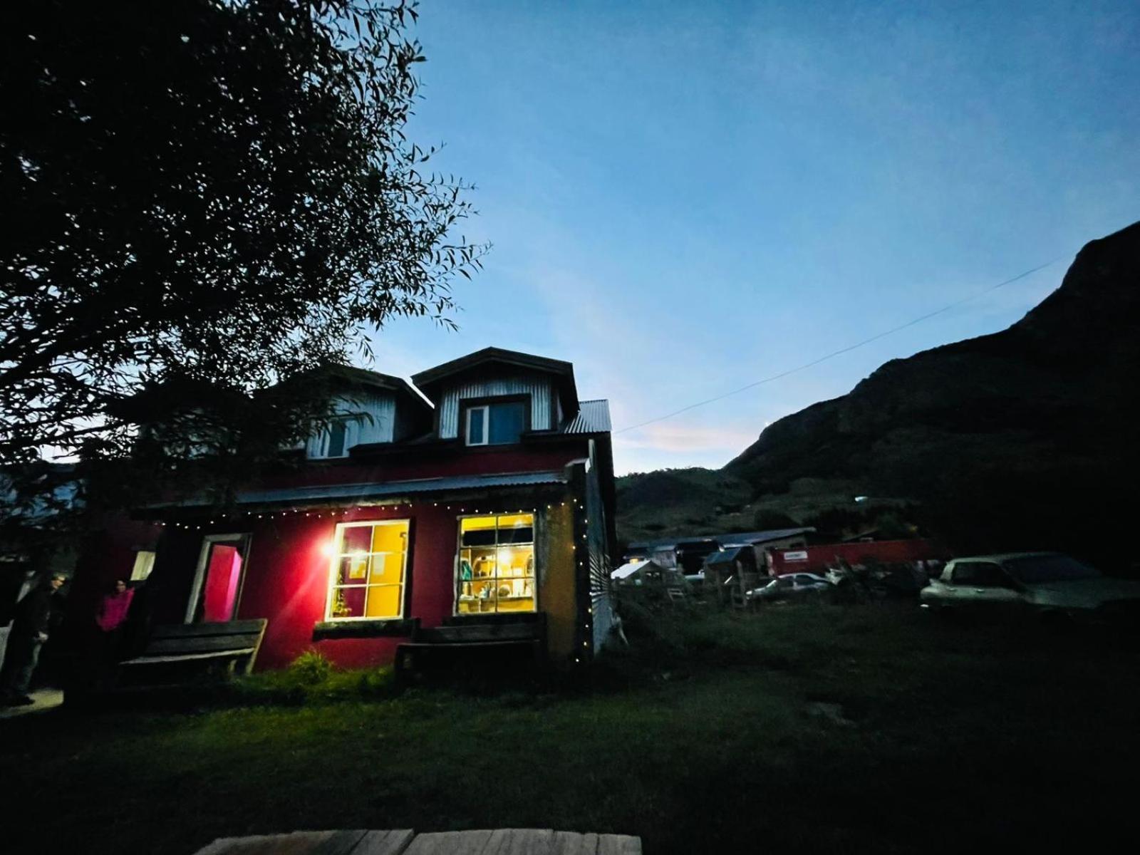 Hostel Las Cuatro Estaciones El Chaltén Exterior foto